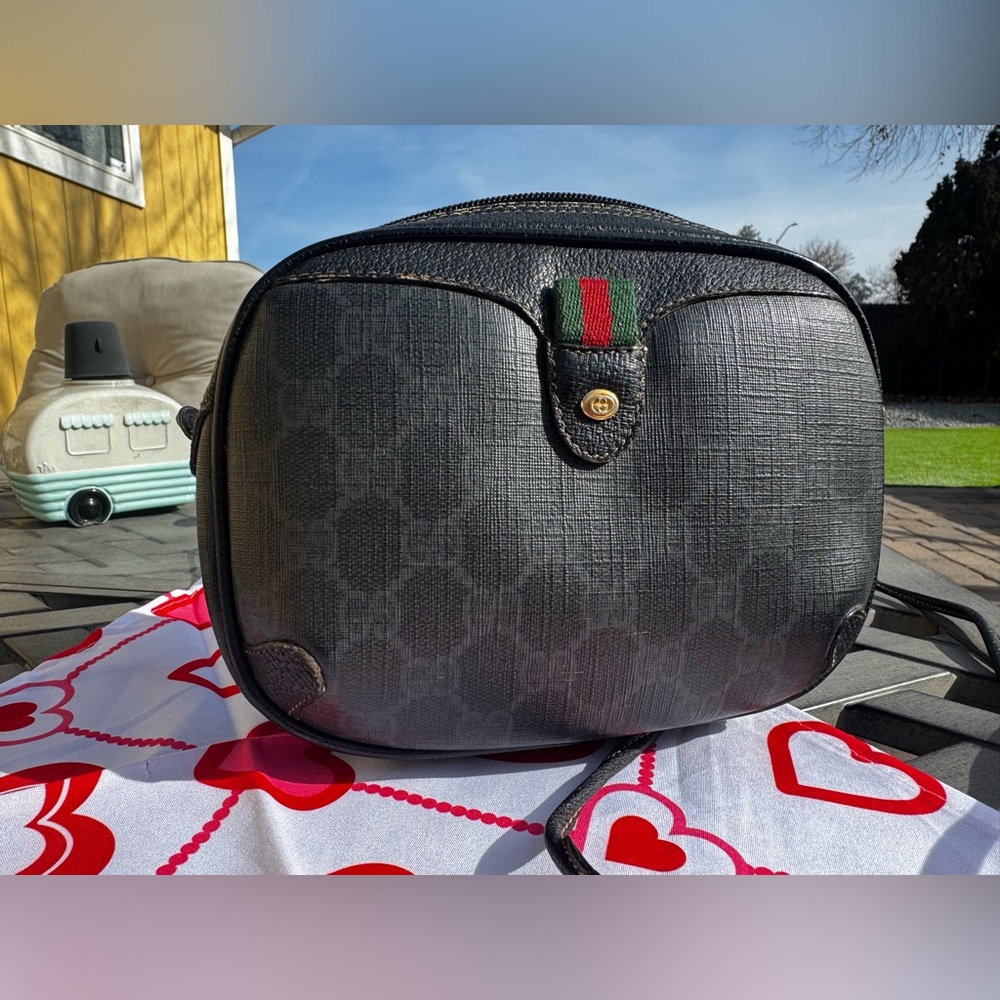 Gucci sherry line vintage camera crossbody bag